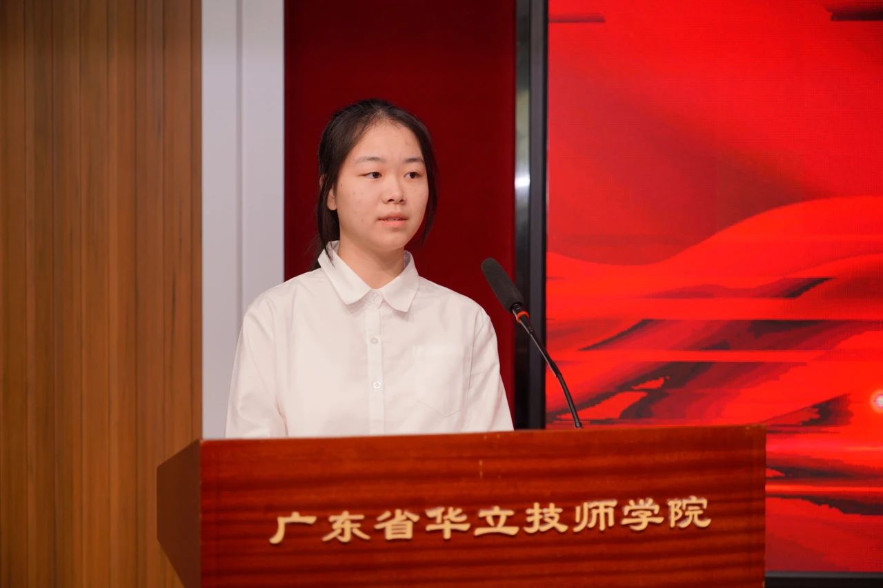 学生代表讲话.jpg